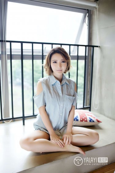 朋友人妻翘臀迎接粗大撞击